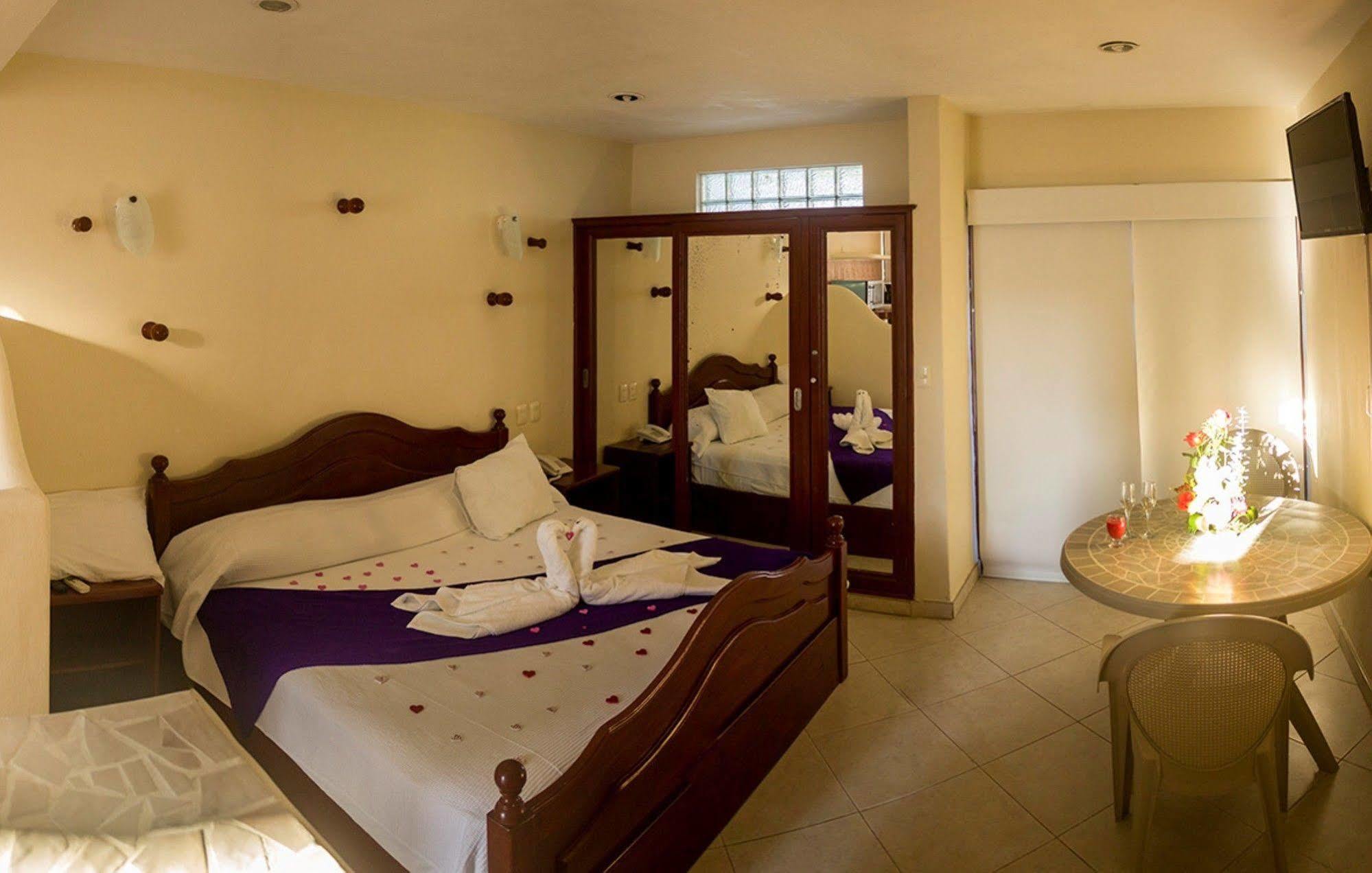 איסלה מוחרס Villas Coco Resort - All Suites (Adults Only) מראה חיצוני תמונה